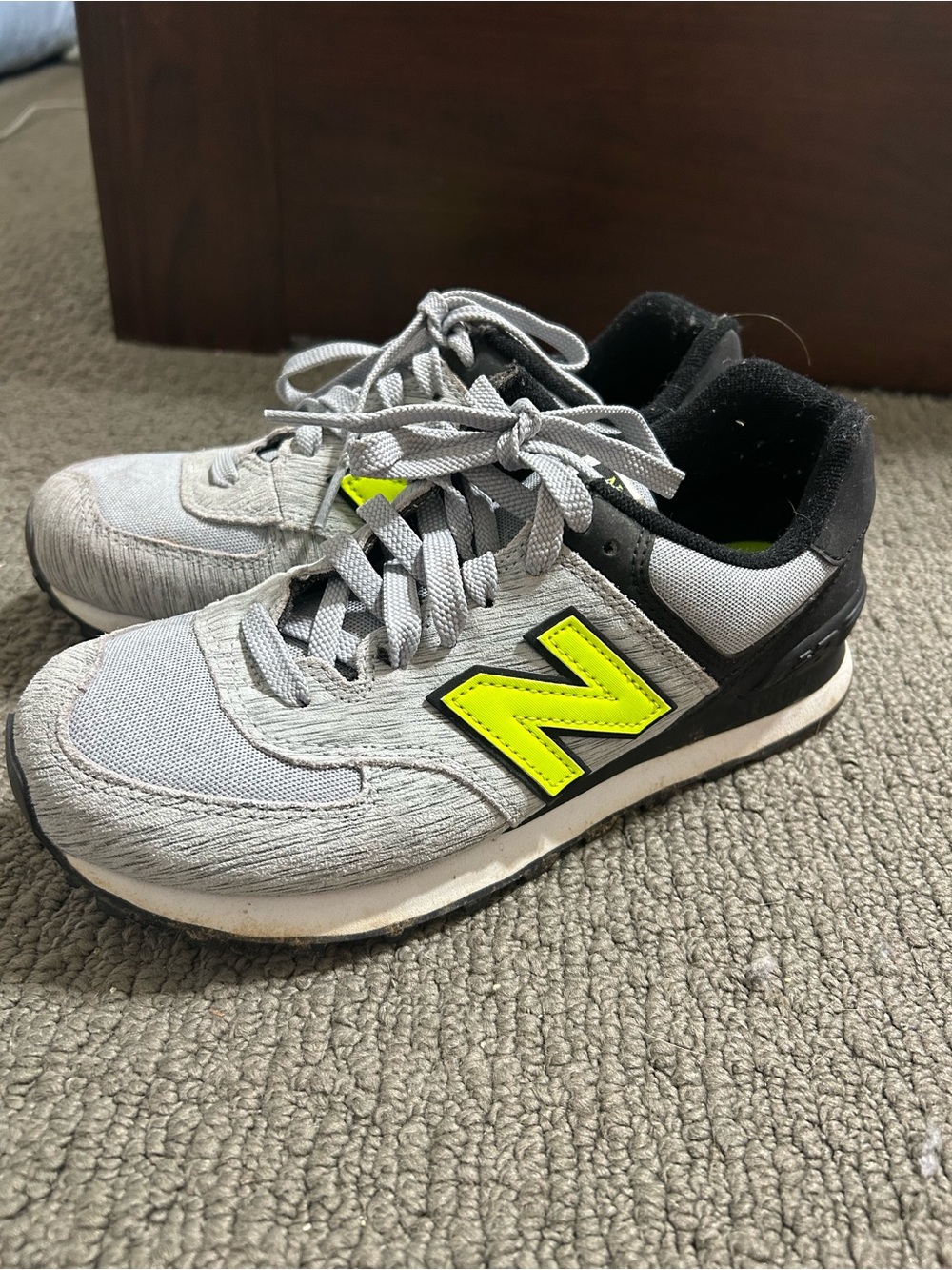 New Balance 574 Women's 8.5 Grey & Neon Green WL574WTA (b)
